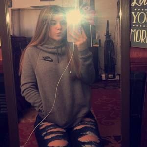 Meet your Posher, Alexis